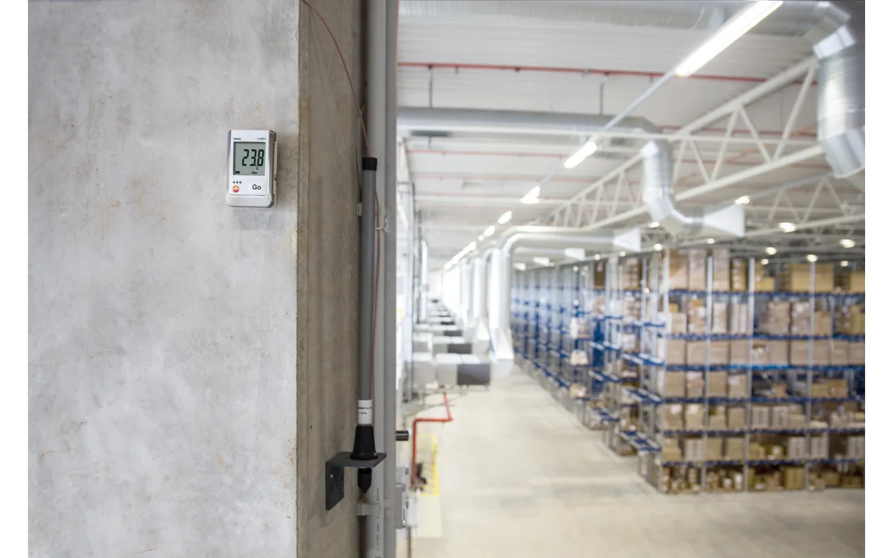 testo 175 T1, 1-channel temperature logger with internal sensor (NTC) incl. wall holder, lock, batteries and calibration protocol - Image 3